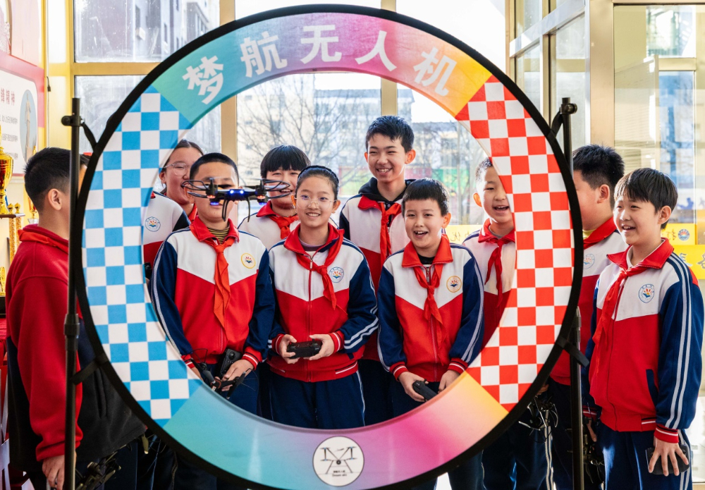 呼和浩特：多彩社团点燃科技梦